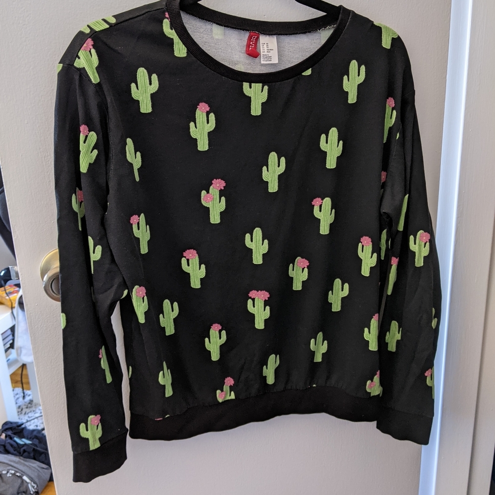 H&M cactus long sleeve sweatshirt 2010s